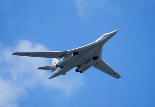 Біснувата кремлівська пропаганда погрожує відправити до Венесуели Ту-160 проти винущувачів Трампа